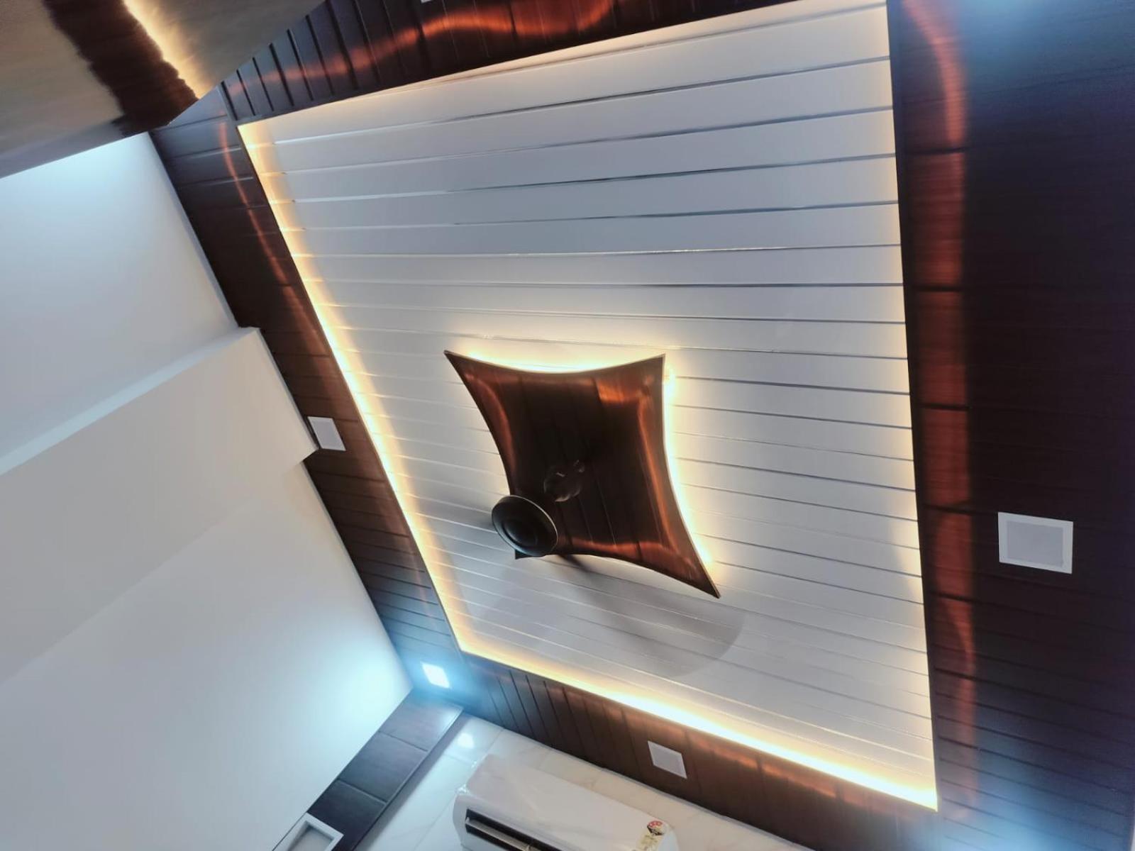 Goenka Home Stay Barsana Chhata Екстериор снимка