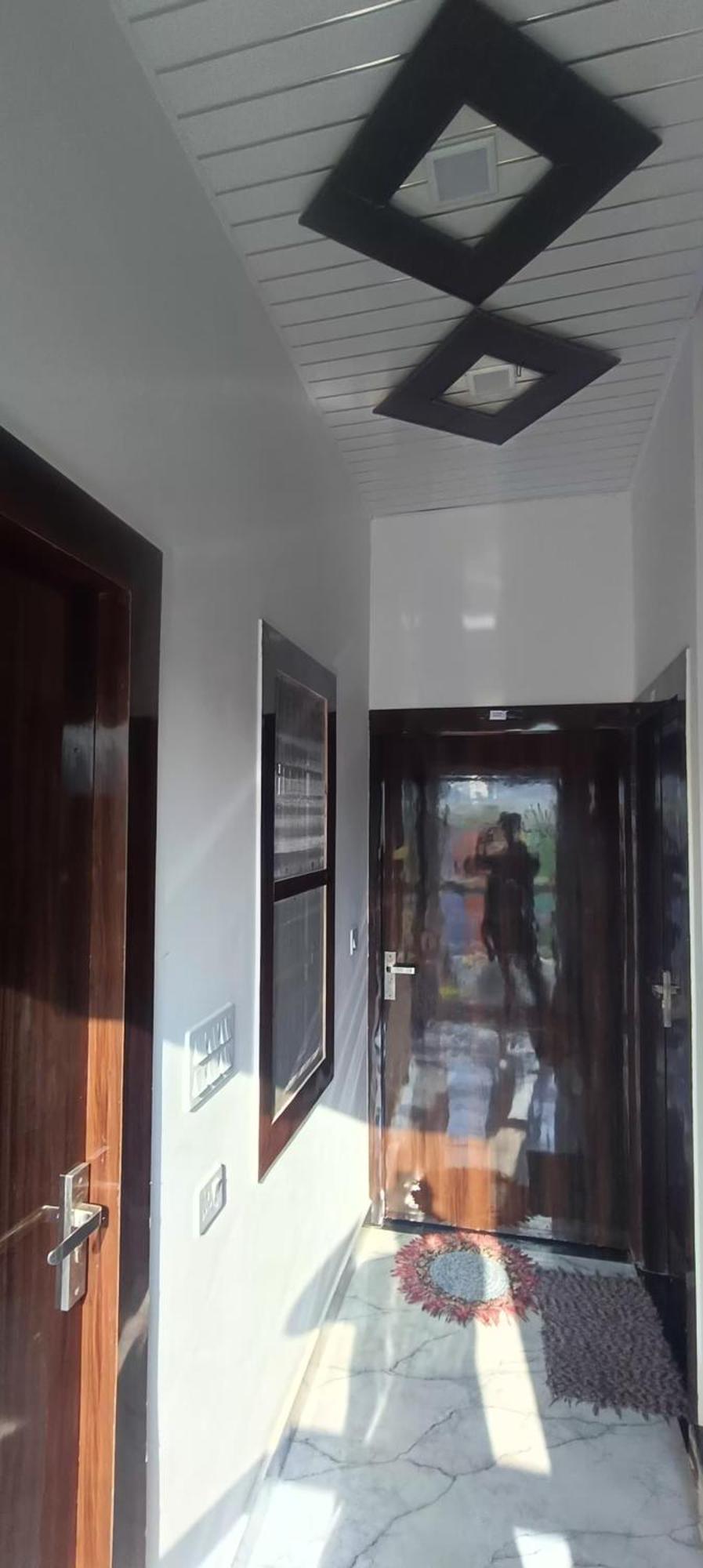 Goenka Home Stay Barsana Chhata Екстериор снимка