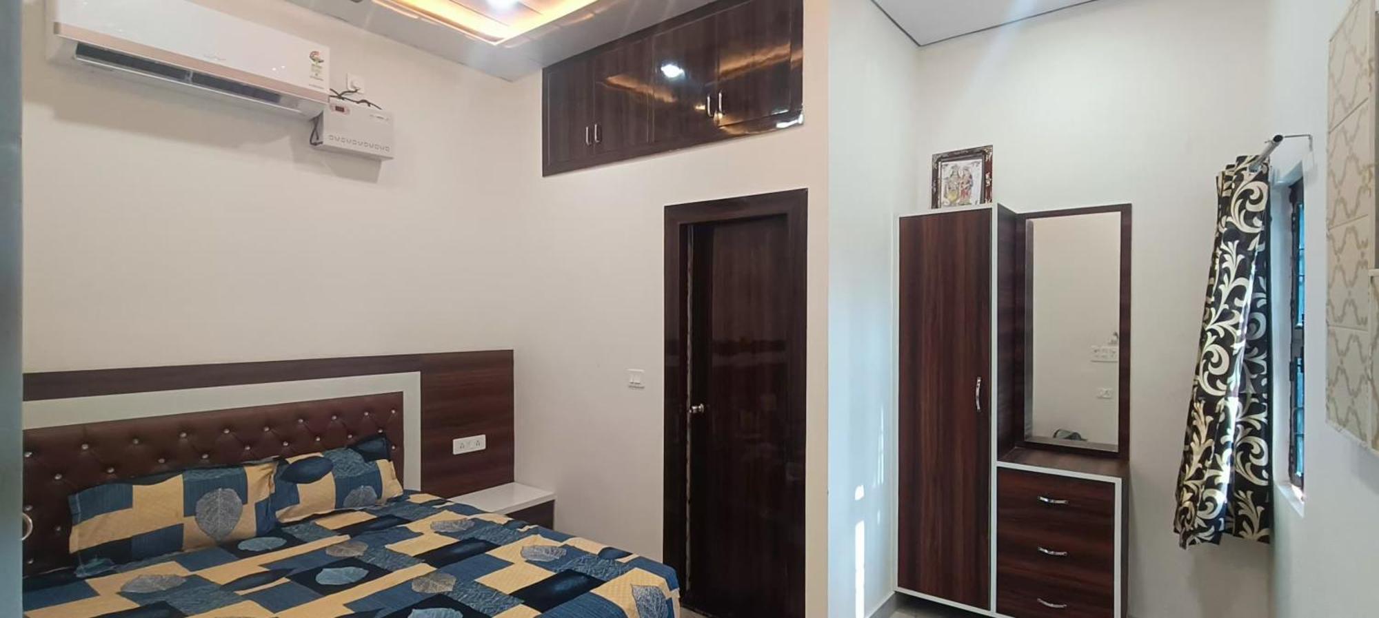 Goenka Home Stay Barsana Chhata Екстериор снимка