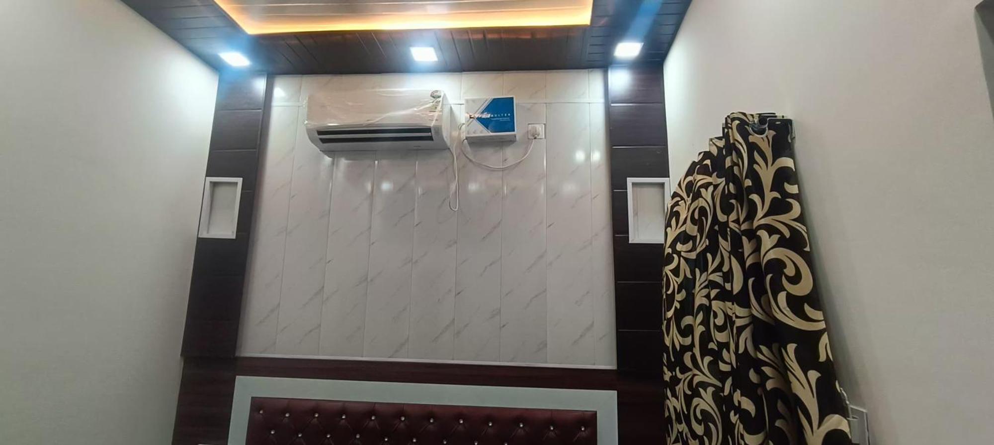 Goenka Home Stay Barsana Chhata Екстериор снимка